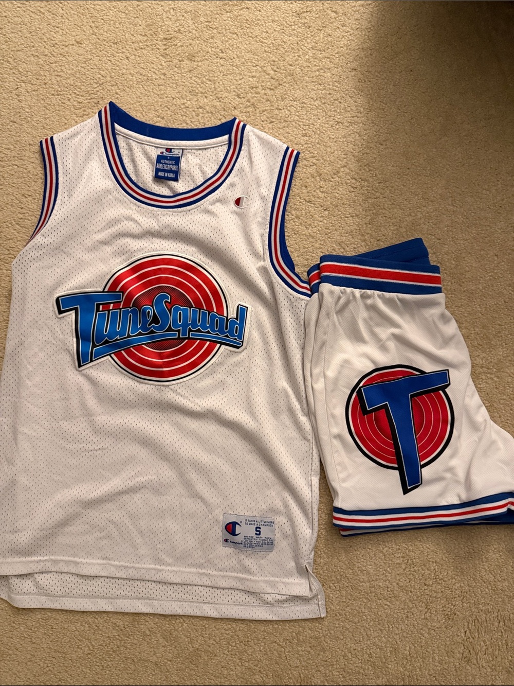 Tune Squad - Adult Lola Jersey & Shorts Small